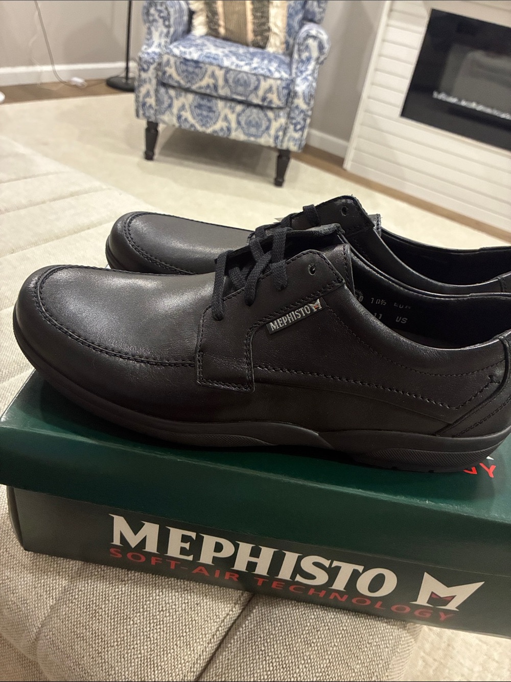Mephisto Black Leather Lace-Up Oxford Shoes - Picture 5 of 6